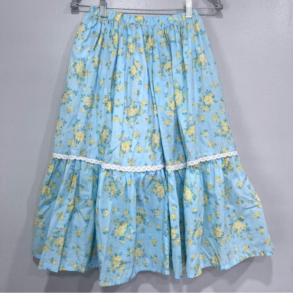 Women cottagecore floral skirt size 7. Festival coquette dollette fairy